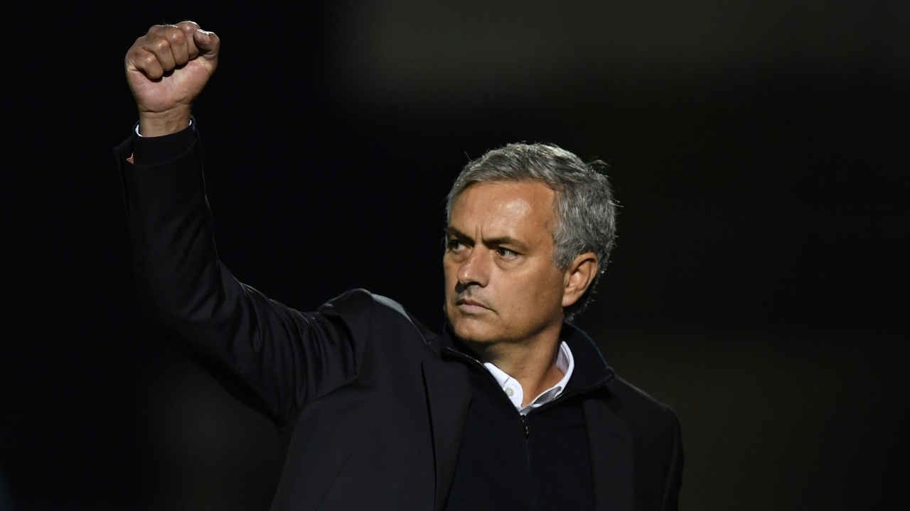 “高尔夫皇帝”伍兹称“腰部恢复速度不快…回归赛场时间未定”（伍兹：腰伤恢复缓慢，复出时间未定）