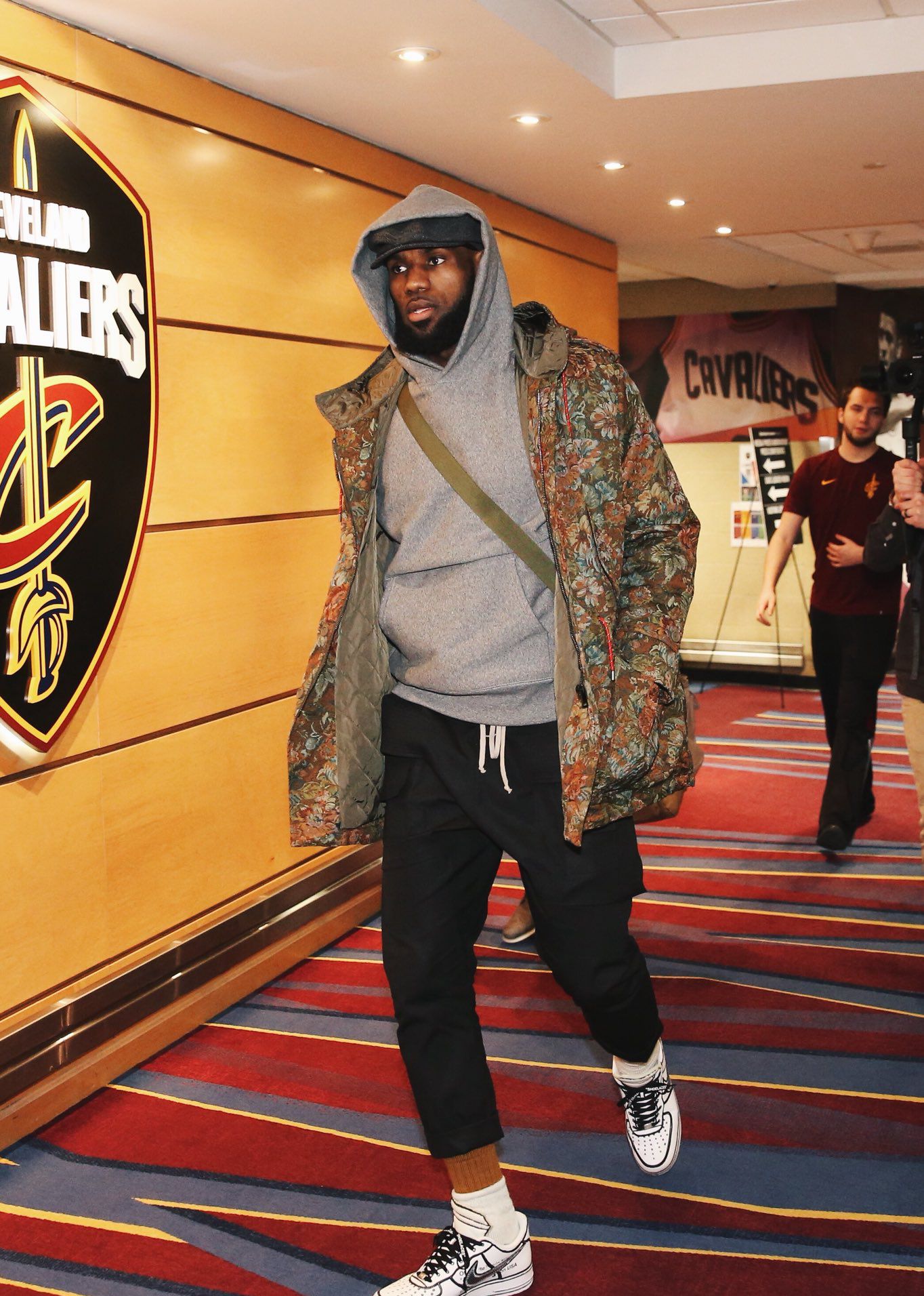 中超比赛亮点：上海申花绝杀广州队,（中超看点：上海申花压哨绝杀广州队）