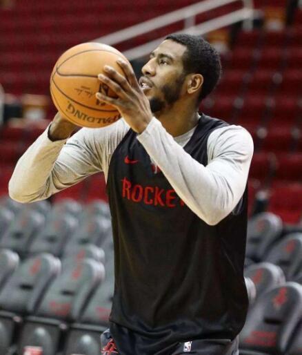 非洲杯对抗激烈精彩不断（非洲杯鏖战正酣，精彩连连）