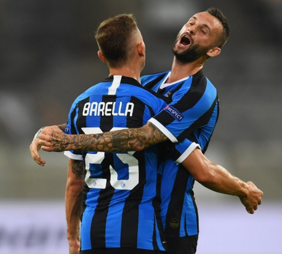 梅西曾被瓜迪奥拉安排踢陌生位置！他不断适应和学习，变得更强！（瓜帅曾让梅西改打陌生位置，他在适应与学习中愈发强大！）