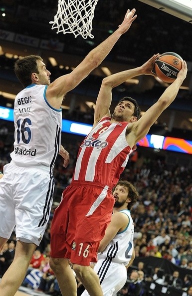 意甲三分制时代，斯帕莱蒂是第二位率队参加过三大德比的主帅（自意甲实行三分制以来，斯帕莱蒂成为第二位带队出战三大德比的主教练）