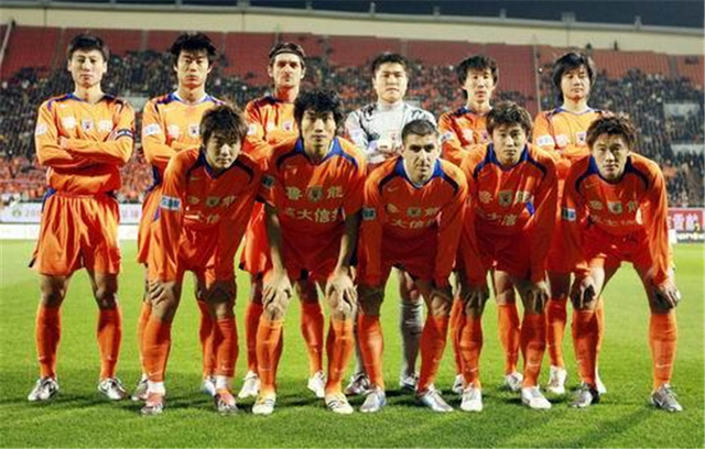 中超比赛亮点：上海申花绝杀广州队,（上海申花读秒绝杀广州队：中超焦点瞬间）