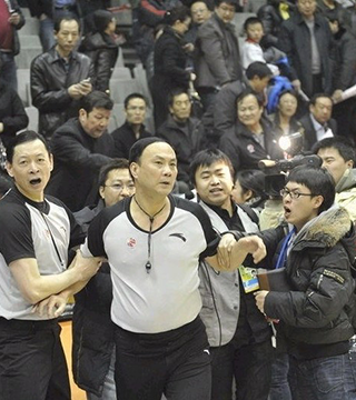 跟队：队内第二高薪+年龄超30岁，恰20续约可能成为问题（队记者：恰20年过而立又握队内次高薪，续约恐成难题）