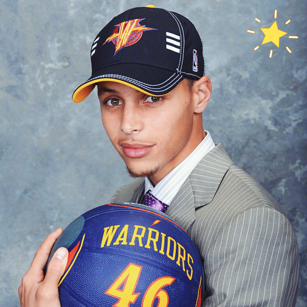 球员倒地后仍把球传出去，太拼（倒地仍把球传出，拼到极致）