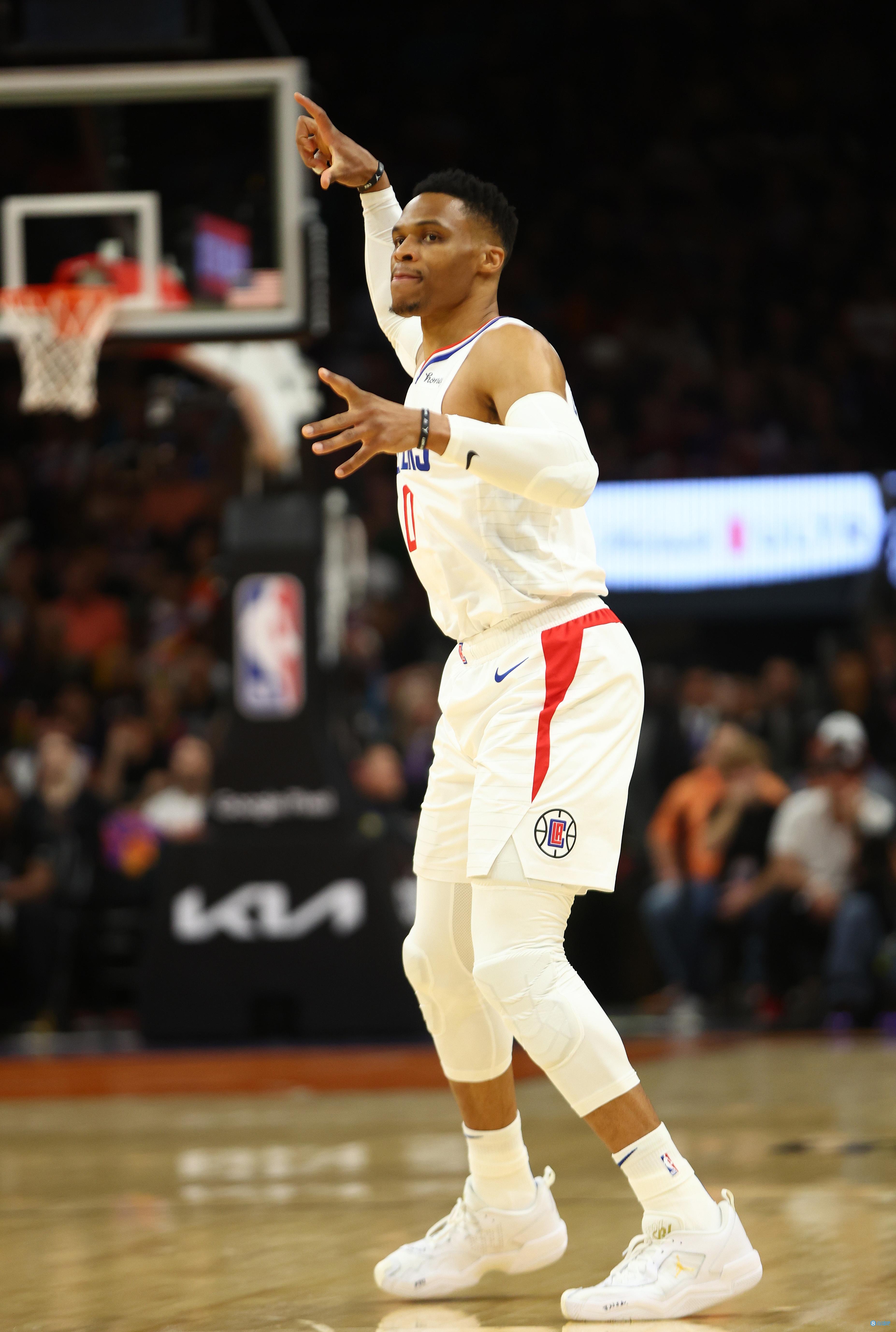 西甲战报：安东尼破门，费兰戴帽，巴塞罗那5-3客胜贝蒂斯（西甲快讯：费兰戴帽、安东尼破门，巴萨客场5-3力克贝蒂斯）