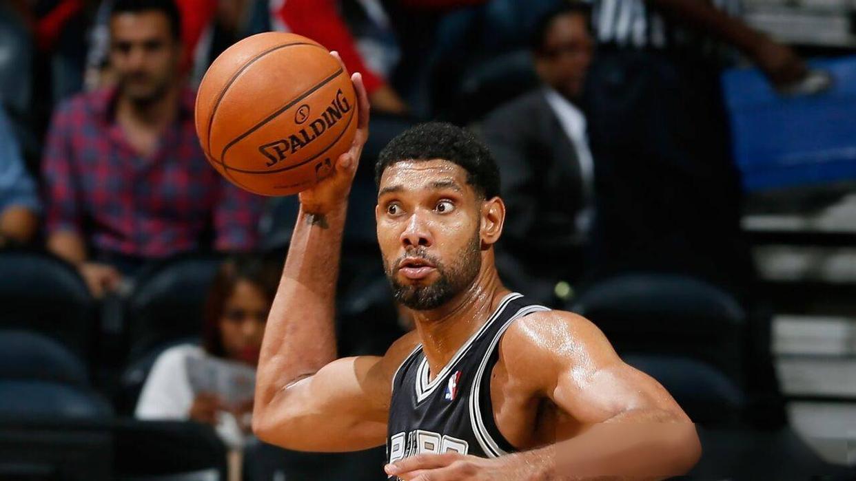 霍福德90秒连进3个三分，第一节替补出场4进4拿到12分，伙夫终于开了（霍福德90秒三分三连击，首节替补4投4中砍12分，终于开张）