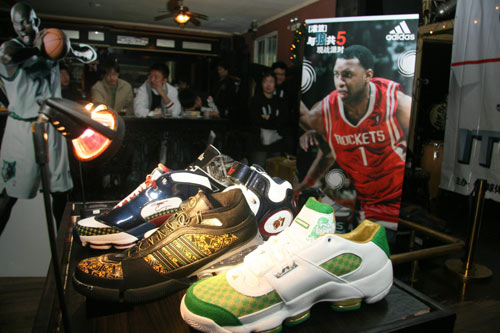 周定洋：亚冠精英赛首个客场积分，为流汗拼搏的小伙子们自豪（周定洋：亚冠精英赛客场首分到手，为拼搏流汗的队友们骄傲）