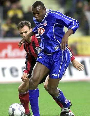 萨尼亚选择内马尔为自己最难对付的对手，廷贝尔选择梅西（萨尼亚认为内马尔是他最难缠的对手，廷贝尔则选择梅西）