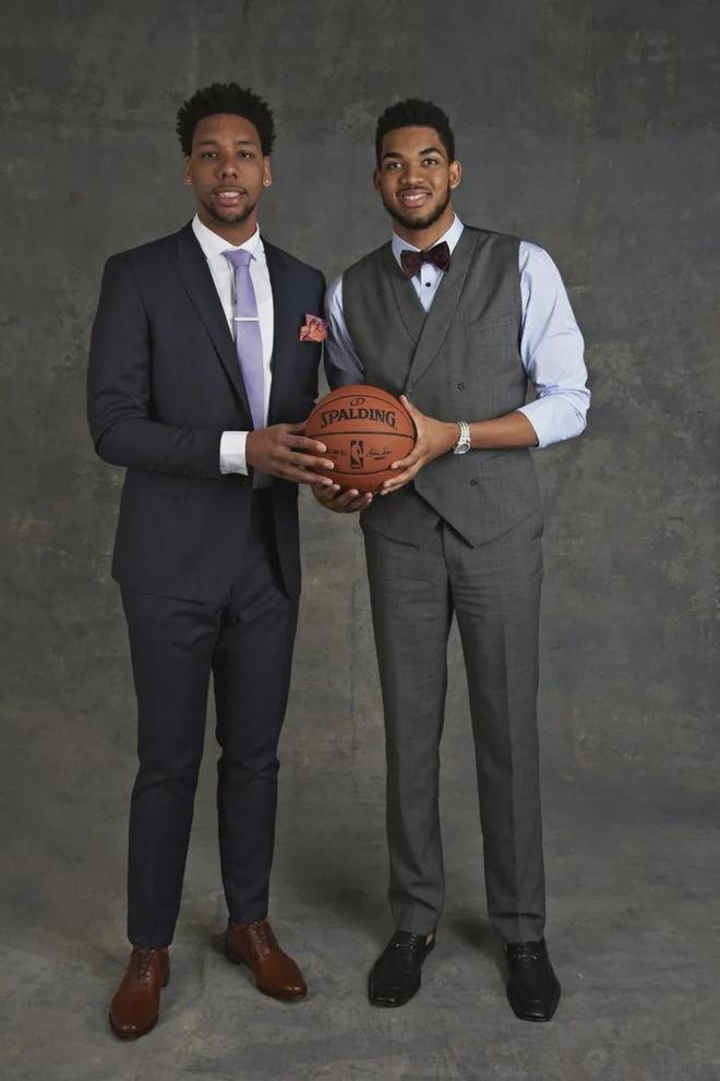 皇马一战3红6黄！金哨详解争议判罚：2红没问题，输球别怪裁判（皇马一役3红6黄！金哨解读争议判罚：两红无误，输球别怪裁判）