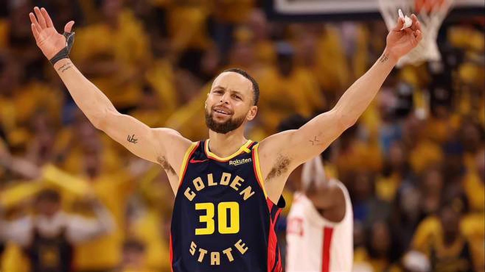 英超争冠悬念再起！曼城强势迫近，阿森纳迎魔鬼赛程（英超冠军之争重燃！曼城步步紧逼，阿森纳直面魔鬼赛程）