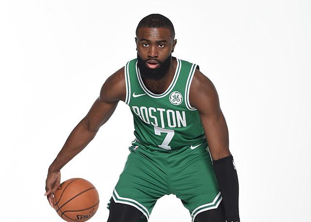 足球中超两场比赛因大雾暂停（受大雾影响，中超两场比赛暂停）