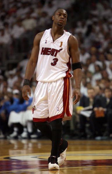 未来可期！22岁狮吼小将中场丹奇职业生涯首秀即取得进球（首秀即破门！22岁狮吼中场丹奇开启职业生涯，前景可期）