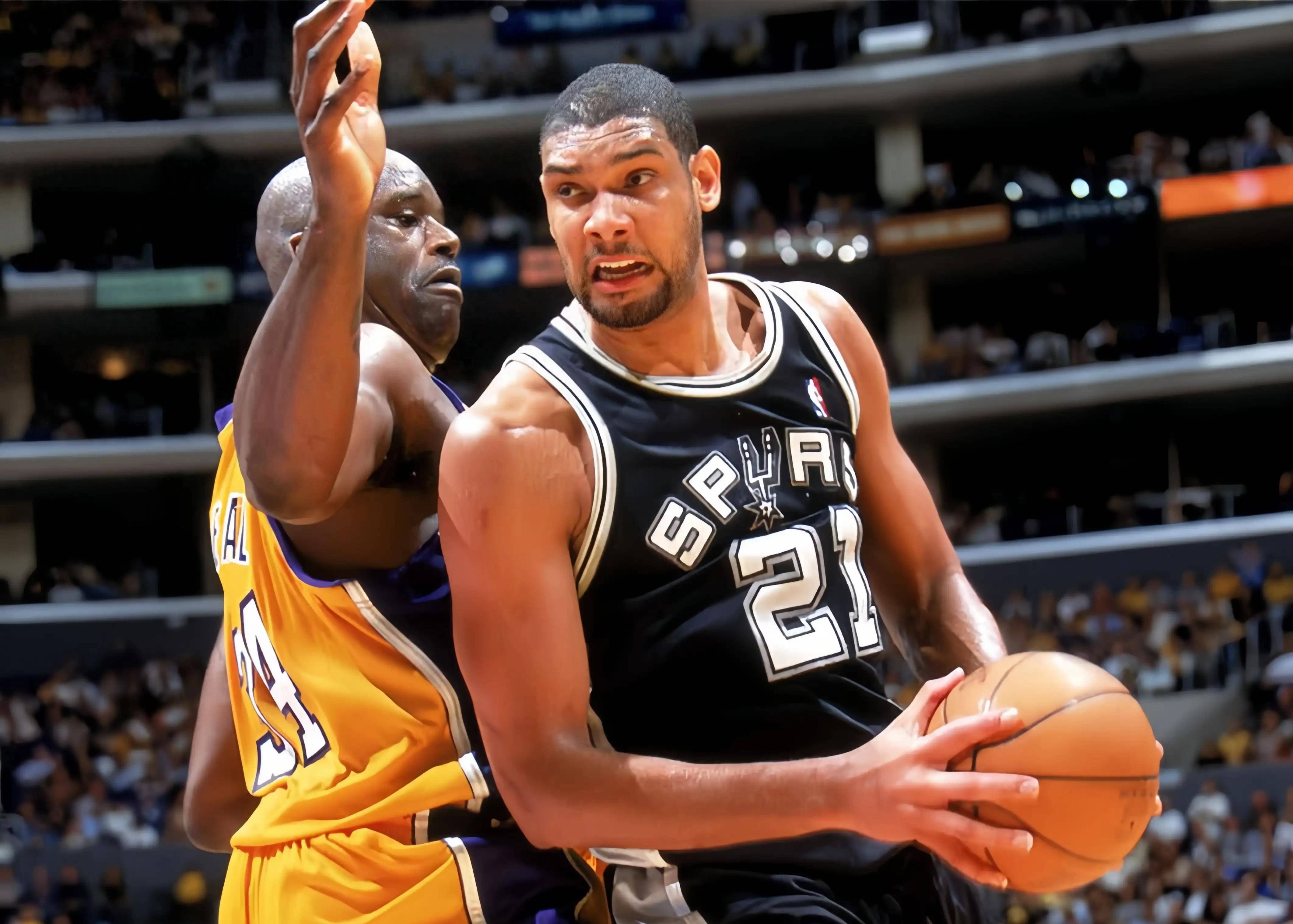 弗兰克：我不同意斯洛特的意见，范德芬不铲抢就不是合格后卫（弗兰克反驳斯洛特：不铲抢的范德芬称不上合格后卫）