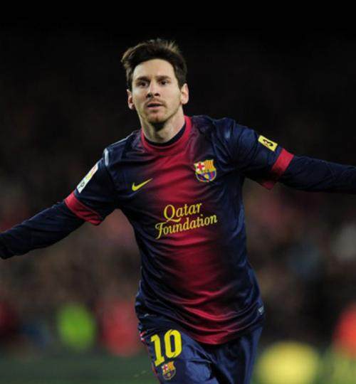 扑救率85.2%场均丢球0.57，斯维拉尔两项数据五大联赛门将第一（85.2%扑救率、场均0.57失球，斯维拉尔双项数据居五大联赛门将之首）