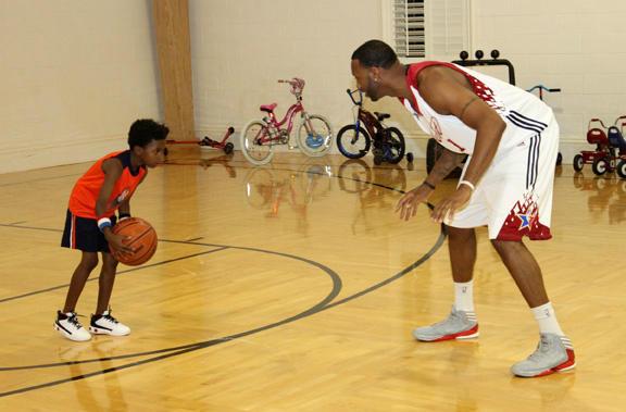 半场战报：多特1-0门兴，布兰特凌空斩，聚勒献助攻（半场快讯：多特暂1-0门兴，布兰特凌空破门，聚勒送助攻）