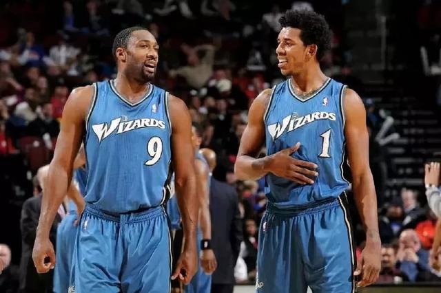 英媒：萨拉赫不打算道歉并有离队计划，本周末英超他不会出场（英媒称萨拉赫无意道歉且有离队打算，本周末英超将缺席）