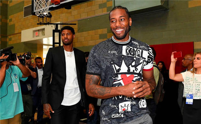 大巴黎夺得洲际杯冠军达成六冠王伟业，为第三支达此成就球队（巴黎圣日耳曼夺得洲际杯成就六冠王，史上第三队完成此壮举）