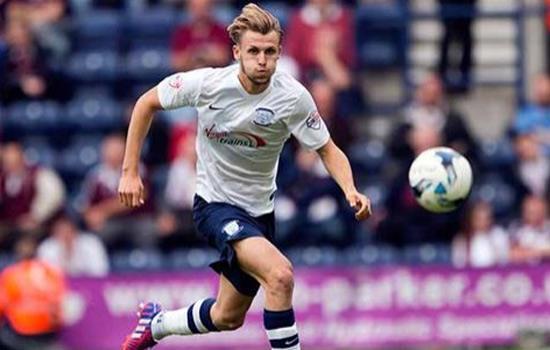 瓦拉内专访谈心理问题：展现脆弱的一面并不是软弱的表现（瓦拉内专访：谈心理挑战，坦露脆弱不代表软弱）